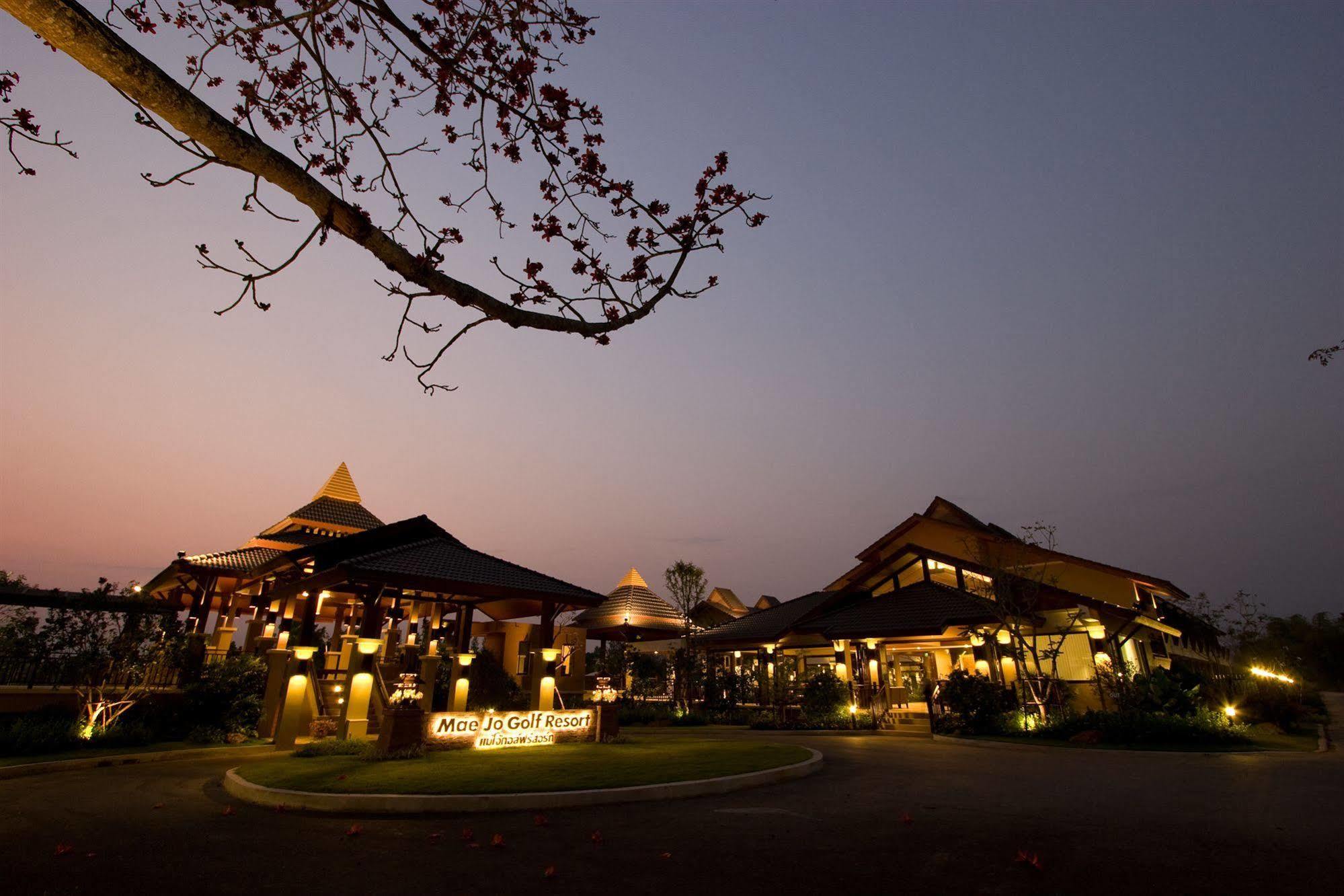 Mae Jo Golf Resort & Spa Ban Ban San Sai Exterior foto
